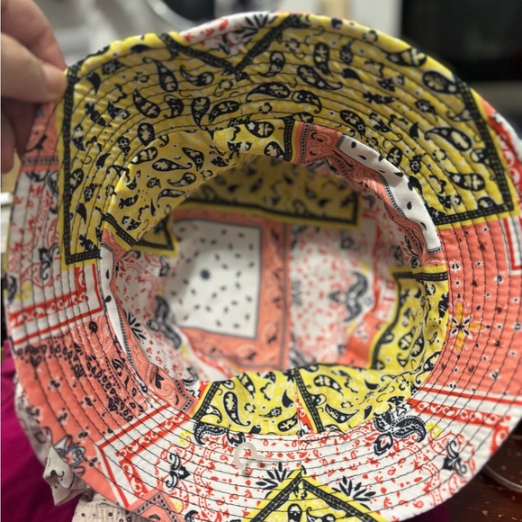 Bucket Hat- Reversable - Picture 6 of 6